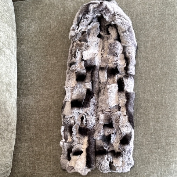Accessories - Elegant Chinchilla Rex scarf 🧣